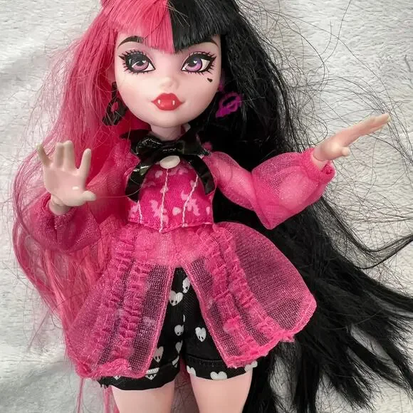 2022 Monster High Draculaura Count Fabulous Doll by Mattel - Picture 6 of 9